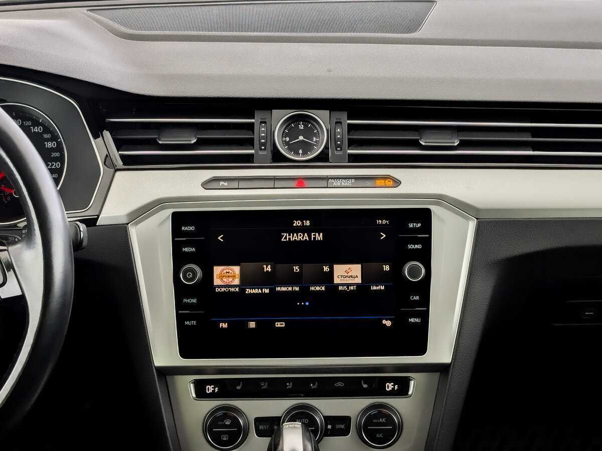 Купить Volkswagen Passat с пробегом. Фото: #12