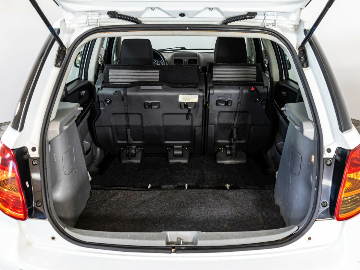 Купить Suzuki SX4 с пробегом. Фото: #14