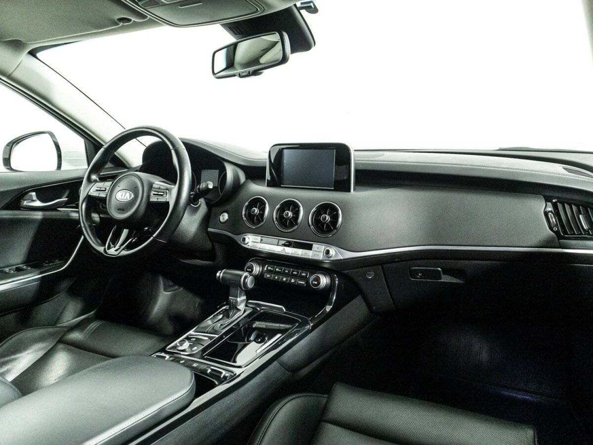 Купить Kia Stinger с пробегом. Фото: #8