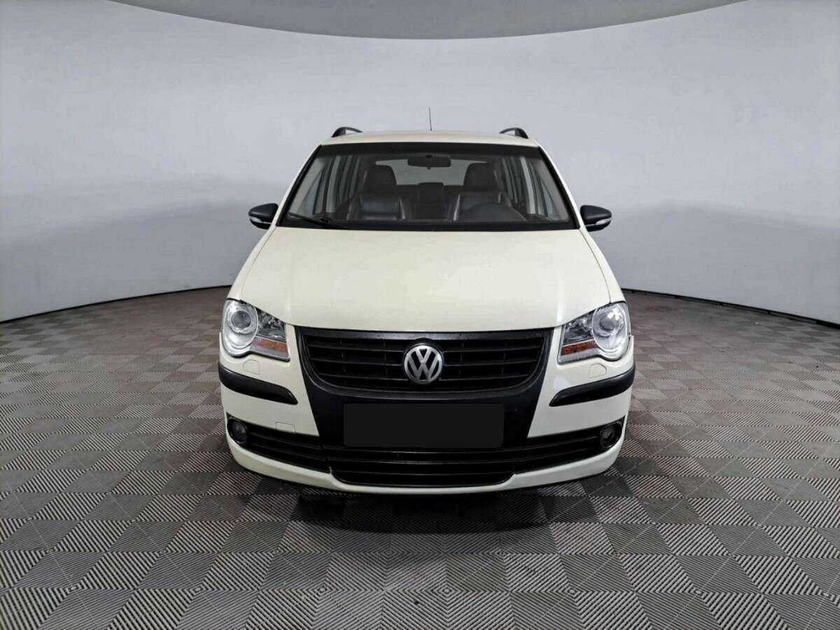 Купить Volkswagen Touran с пробегом. Фото: #1