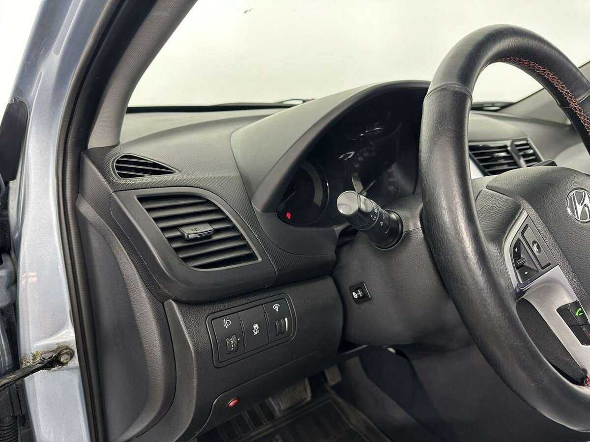Купить Hyundai Solaris с пробегом. Фото: #8