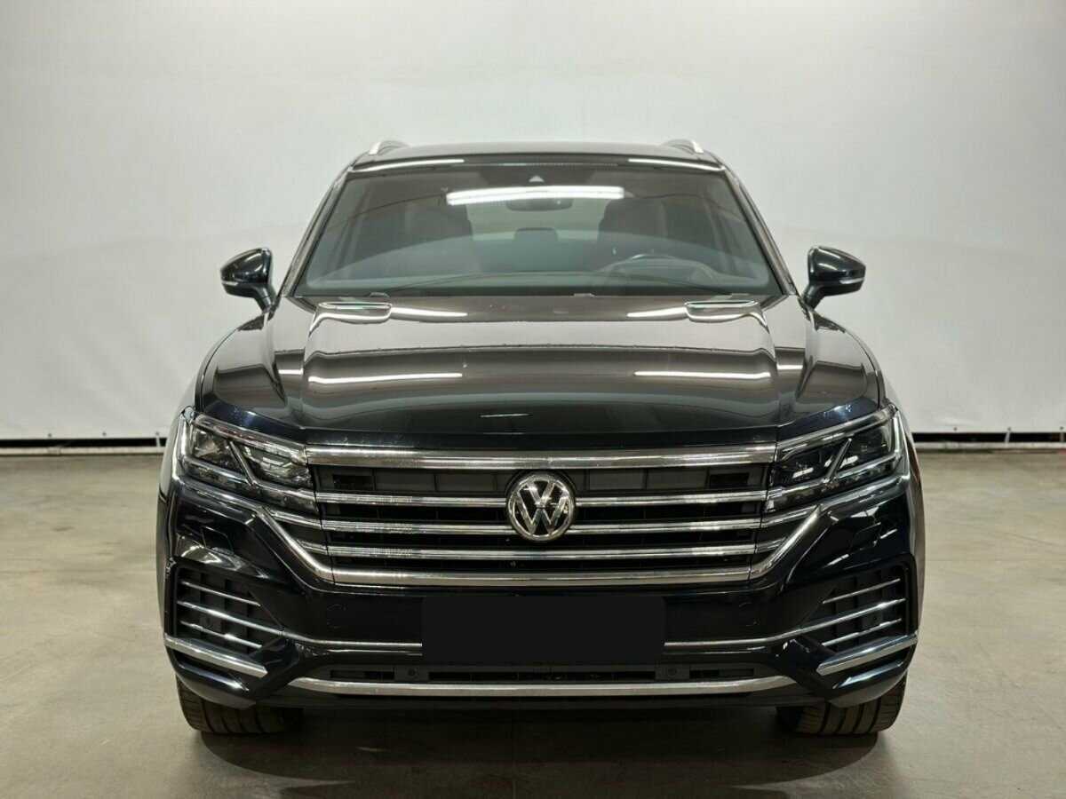 Купить Volkswagen Touareg с пробегом. Фото: #1