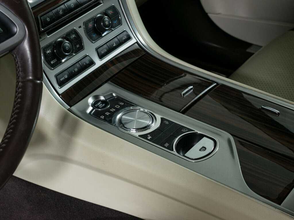 Купить Jaguar XF с пробегом. Фото: #13