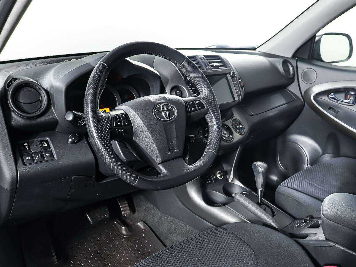 Купить Toyota RAV4 с пробегом. Фото: #11