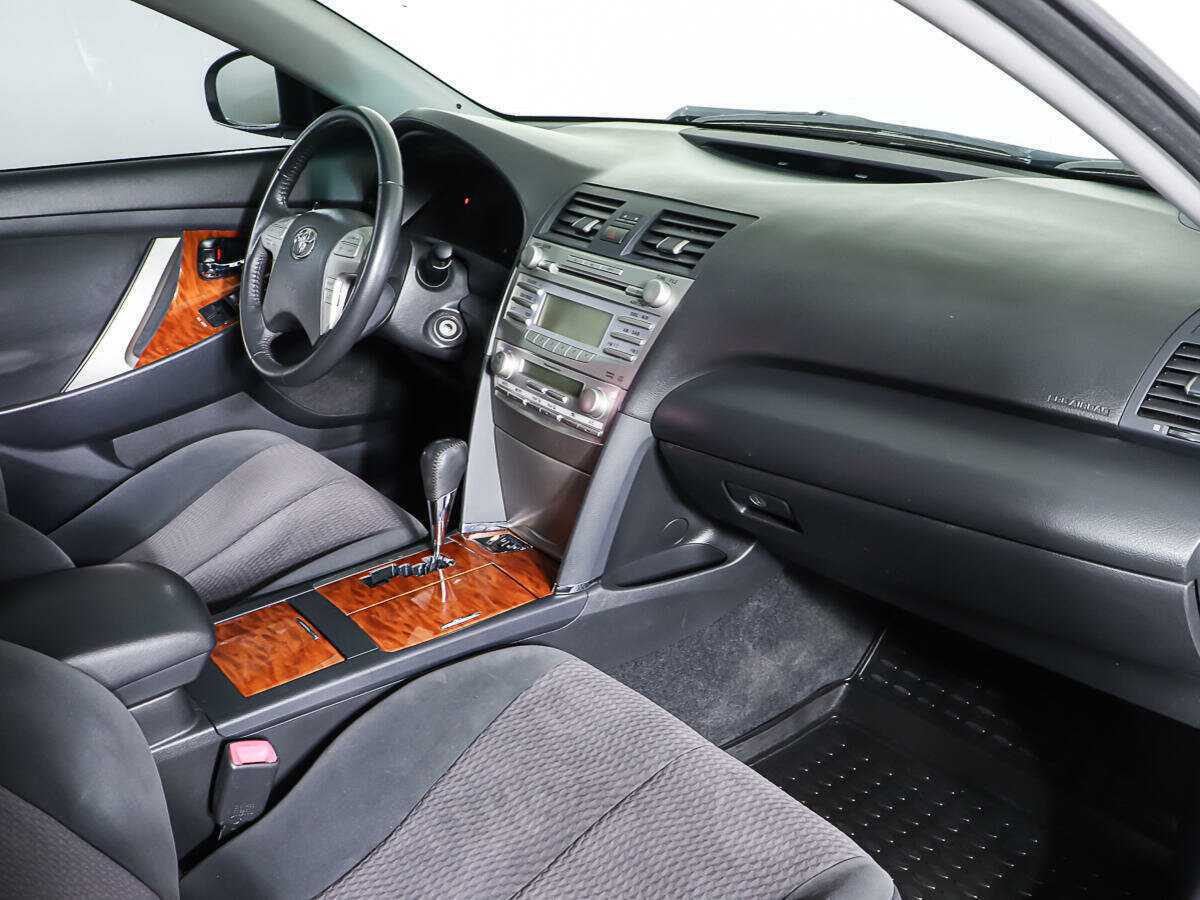 Купить Toyota Camry с пробегом. Фото: #8