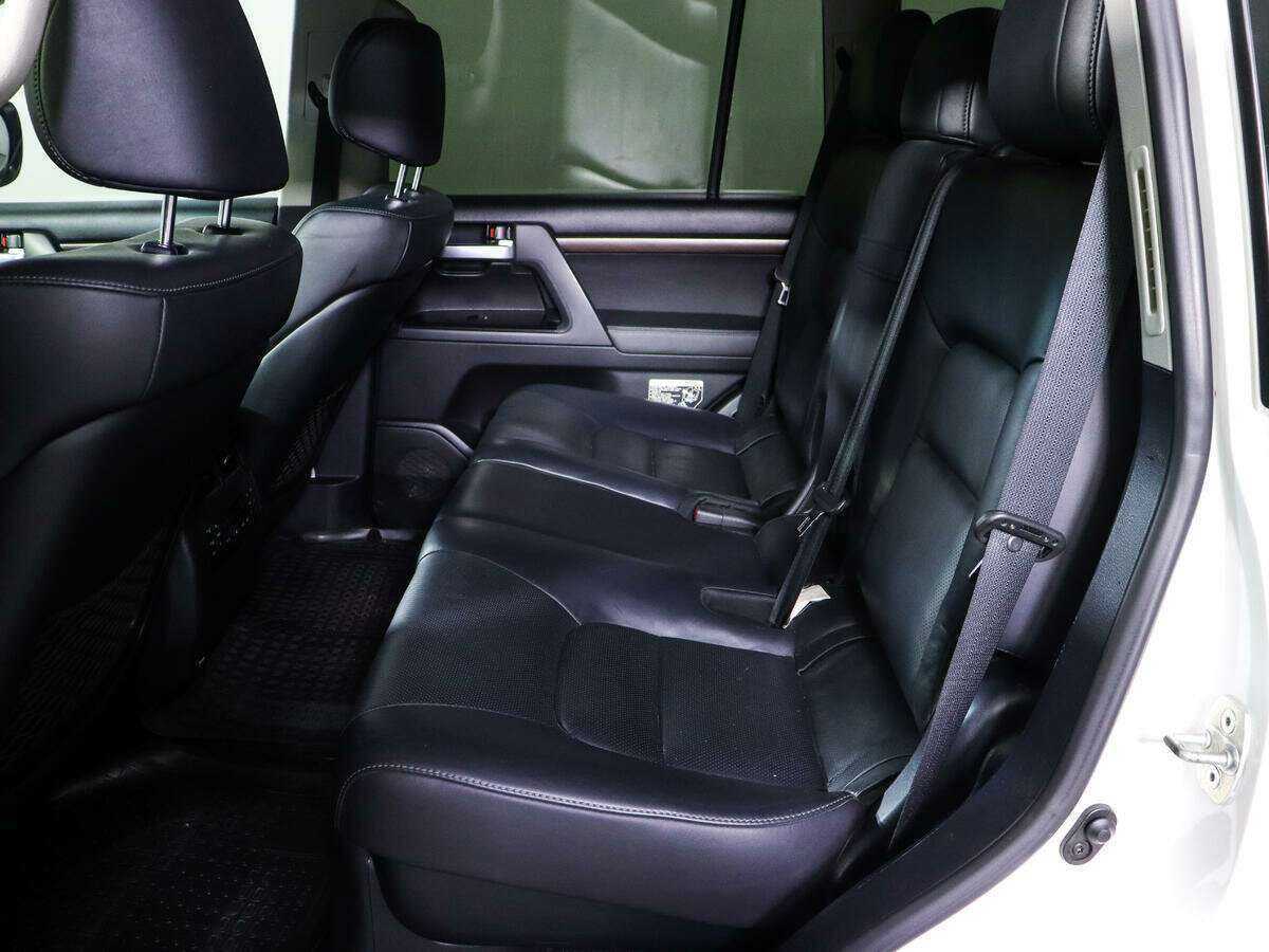 Купить Toyota Land Cruiser с пробегом. Фото: #9