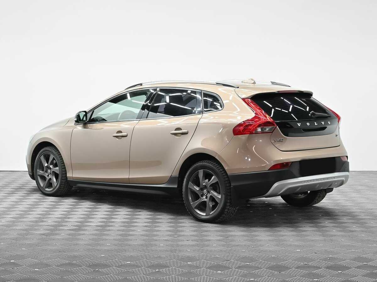 Купить Volvo V40 с пробегом. Фото: #2