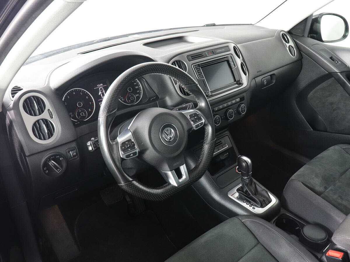 Купить Volkswagen Tiguan с пробегом. Фото: #8