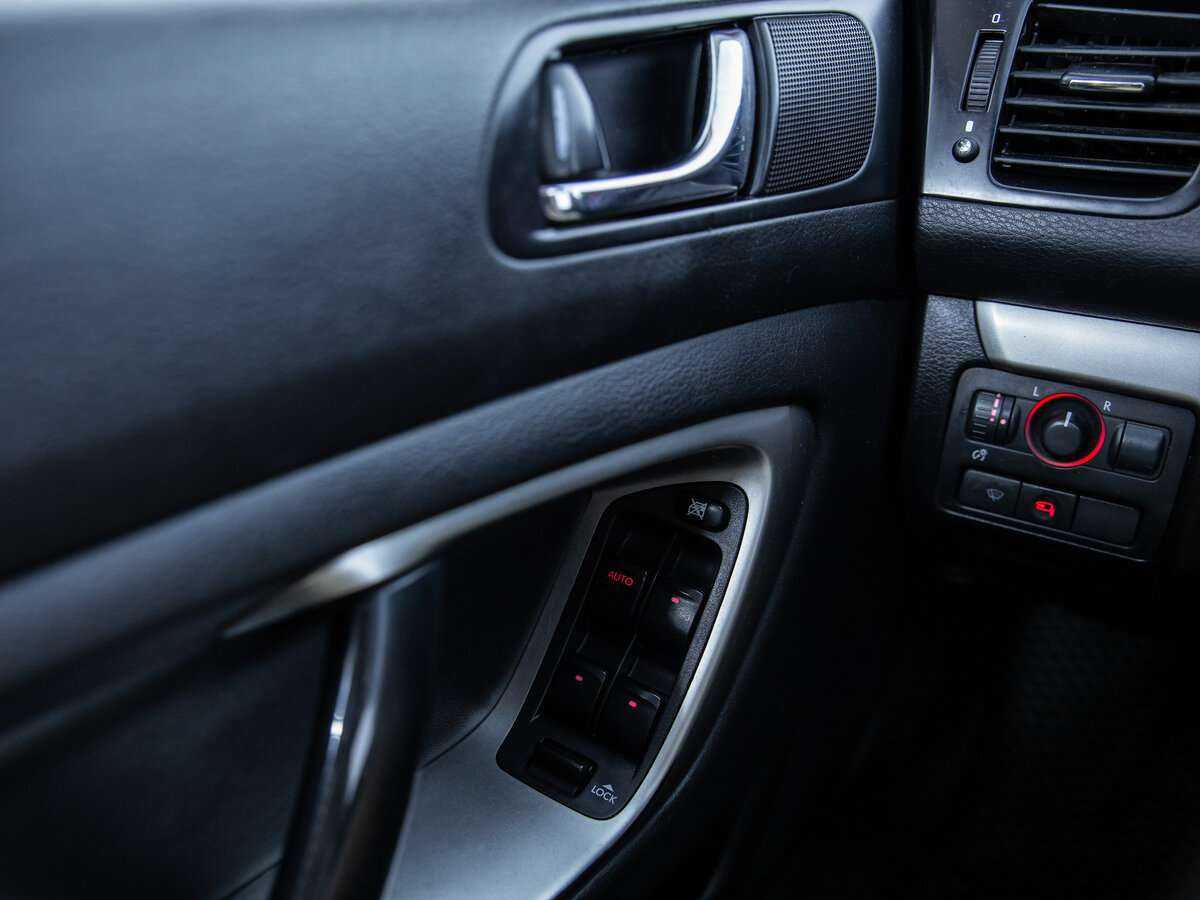 Купить Subaru Outback с пробегом. Фото: #11