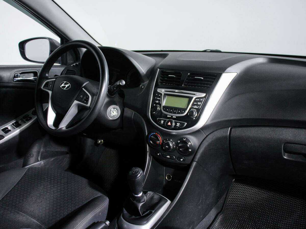 Купить Hyundai Solaris с пробегом. Фото: #6