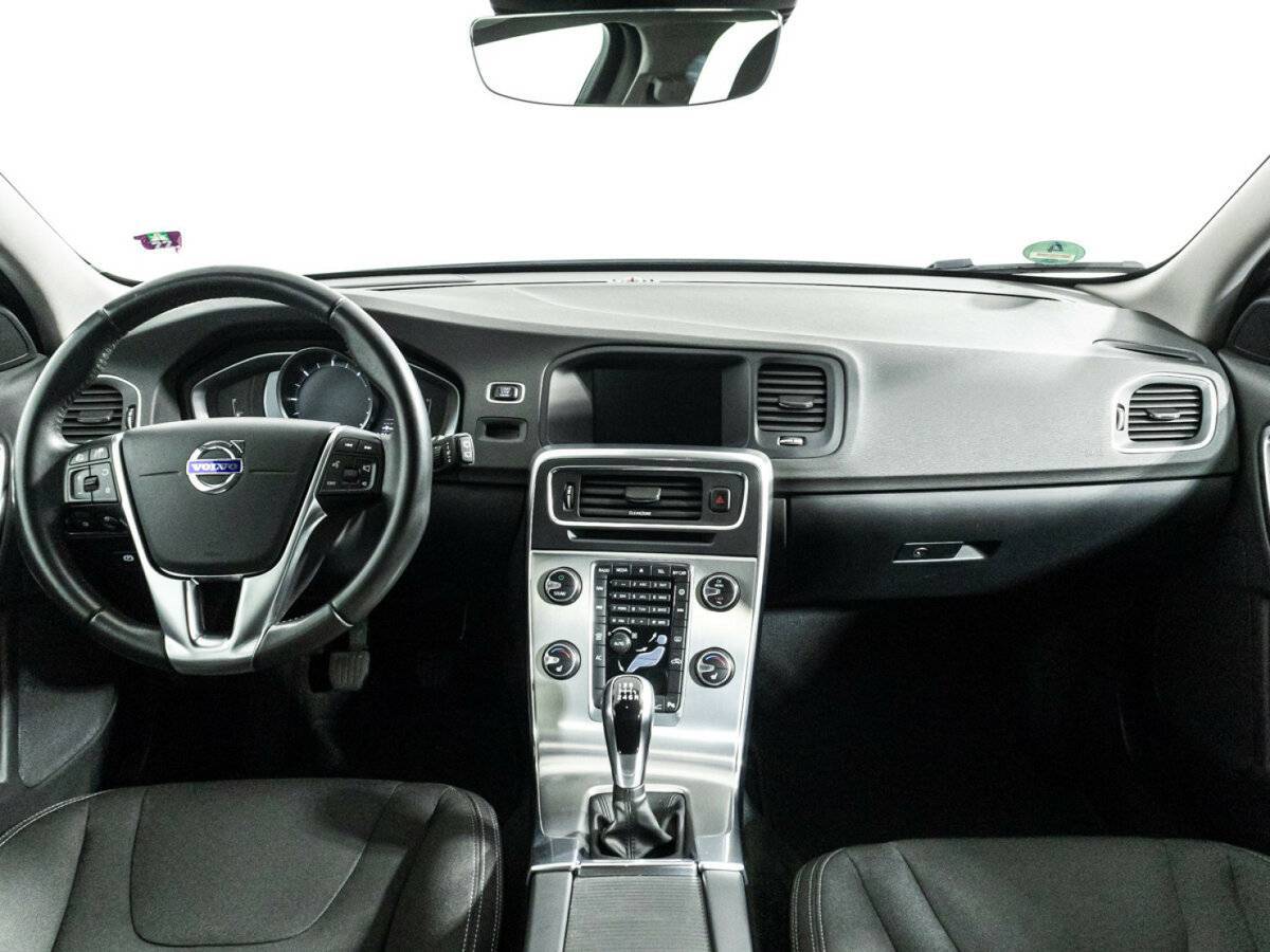 Купить Volvo V60 Cross Country с пробегом. Фото: #12