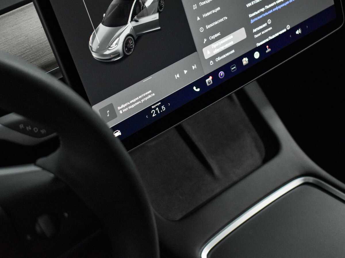 Купить Tesla Model 3 с пробегом. Фото: #20