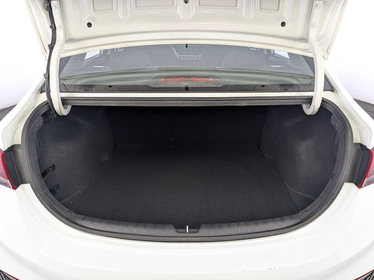 Купить Hyundai Solaris с пробегом. Фото: #9