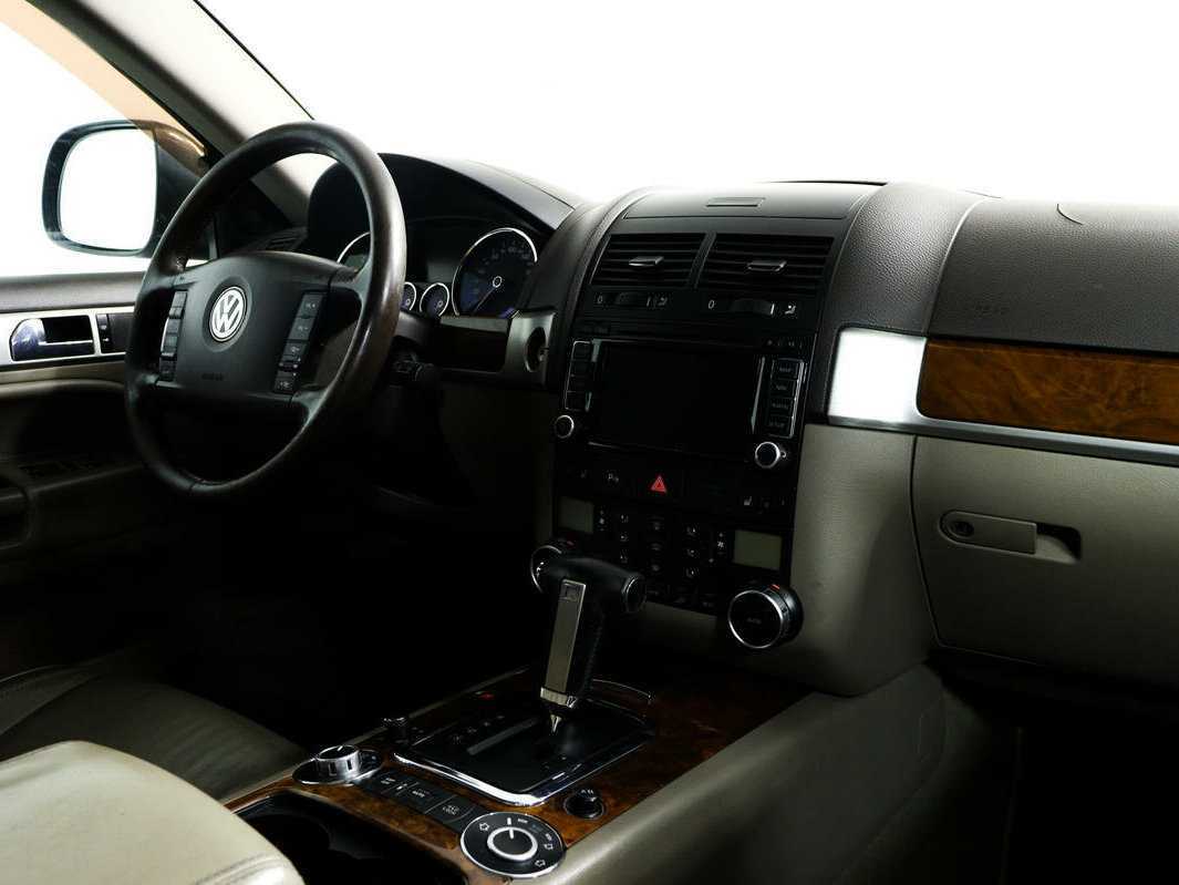Купить Volkswagen Touareg с пробегом. Фото: #8