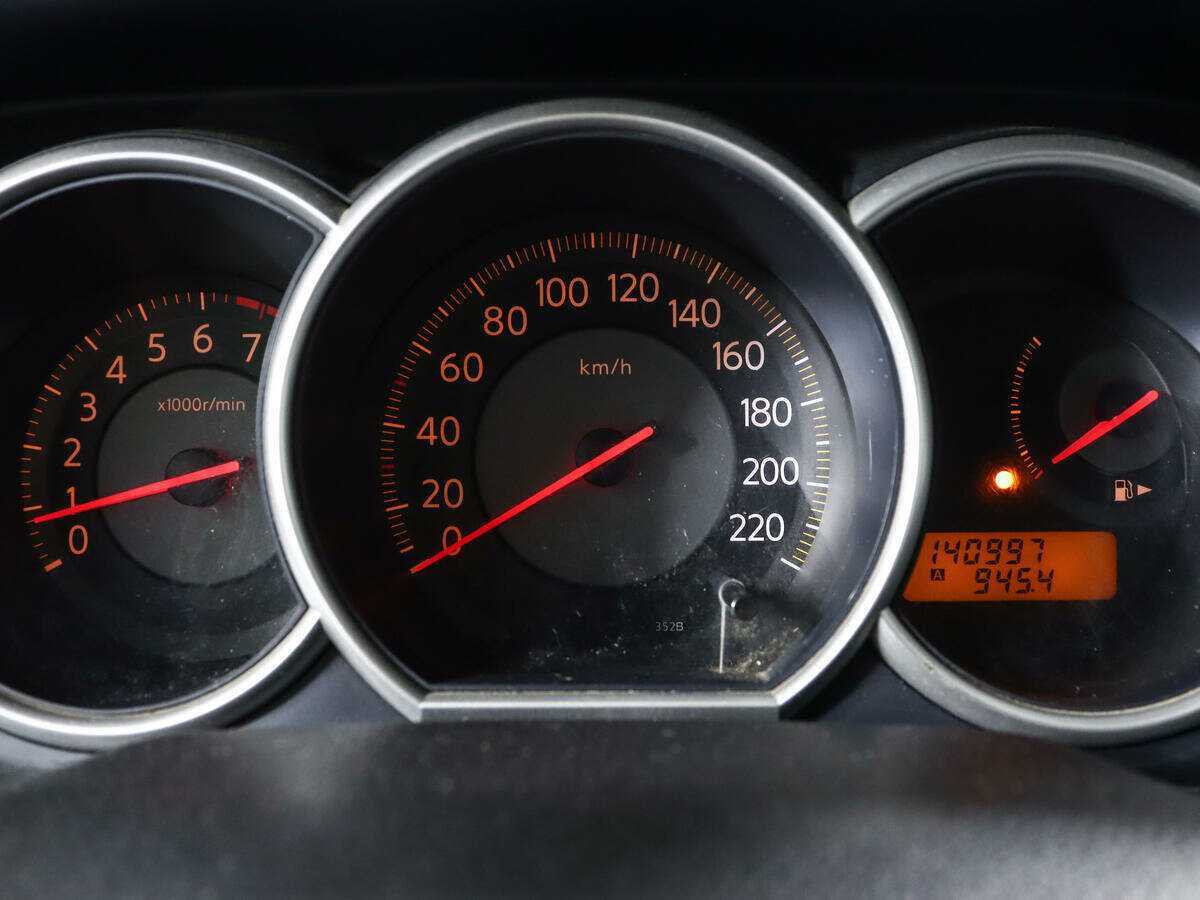 Купить Nissan Tiida с пробегом. Фото: #8