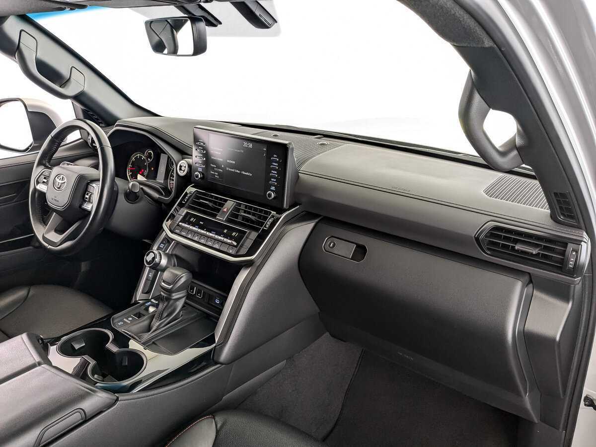 Купить Toyota Land Cruiser с пробегом. Фото: #10