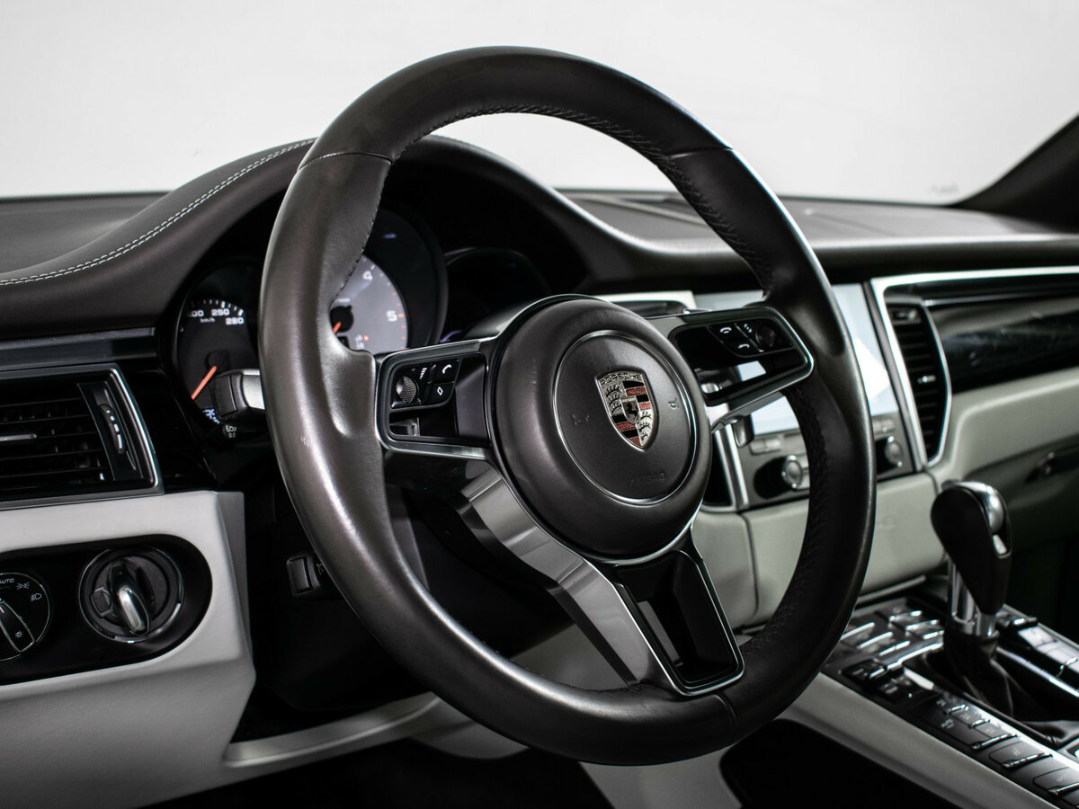 Купить Porsche Macan с пробегом. Фото: #13