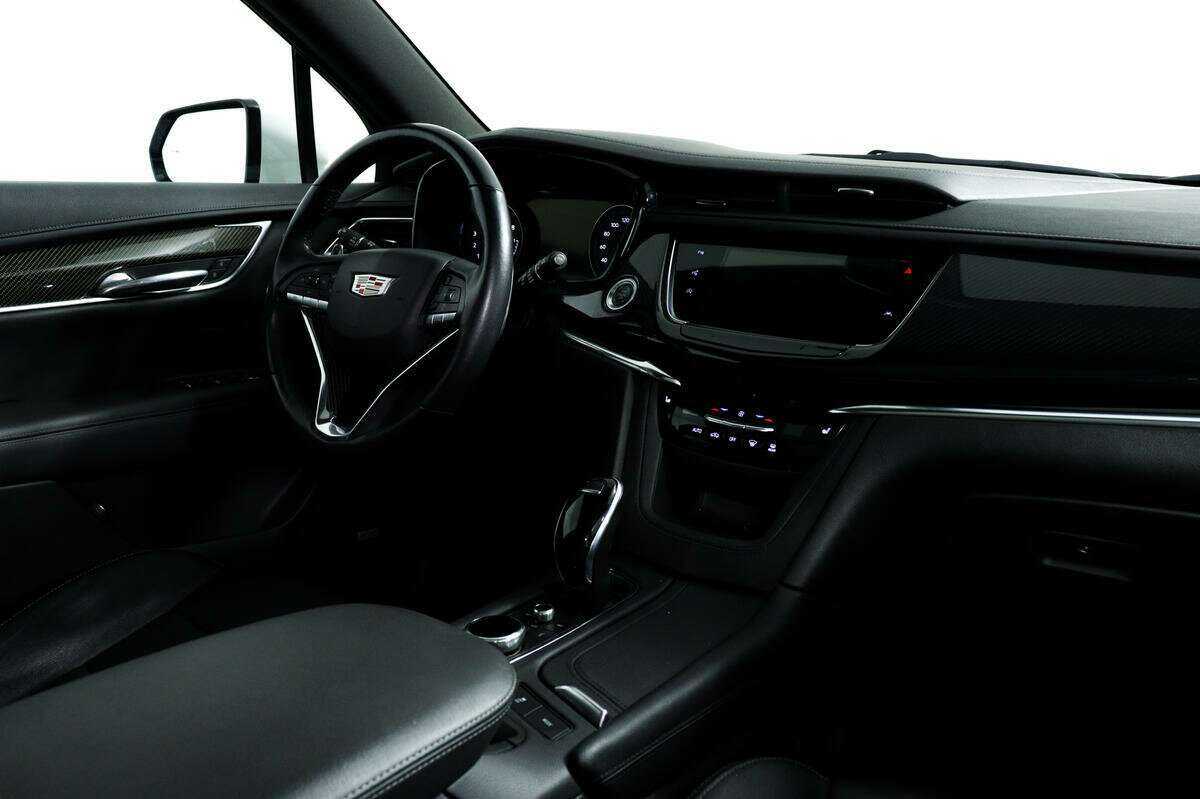 Купить Cadillac XT6 с пробегом. Фото: #8