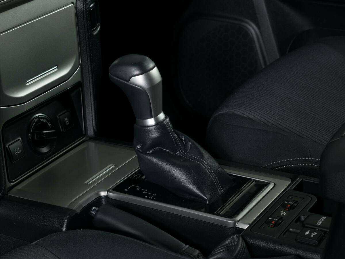 Купить Toyota Land Cruiser Prado с пробегом. Фото: #15