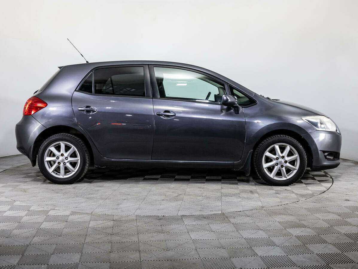 Купить Toyota Auris с пробегом. Фото: #3