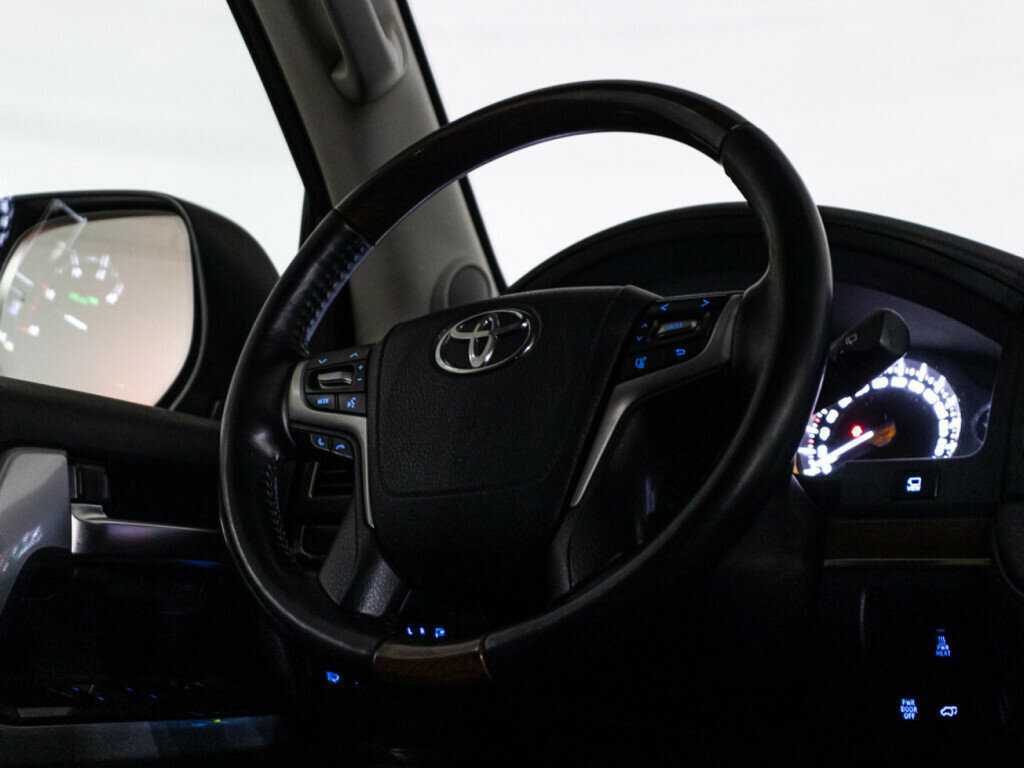 Купить Toyota Land Cruiser с пробегом. Фото: #36