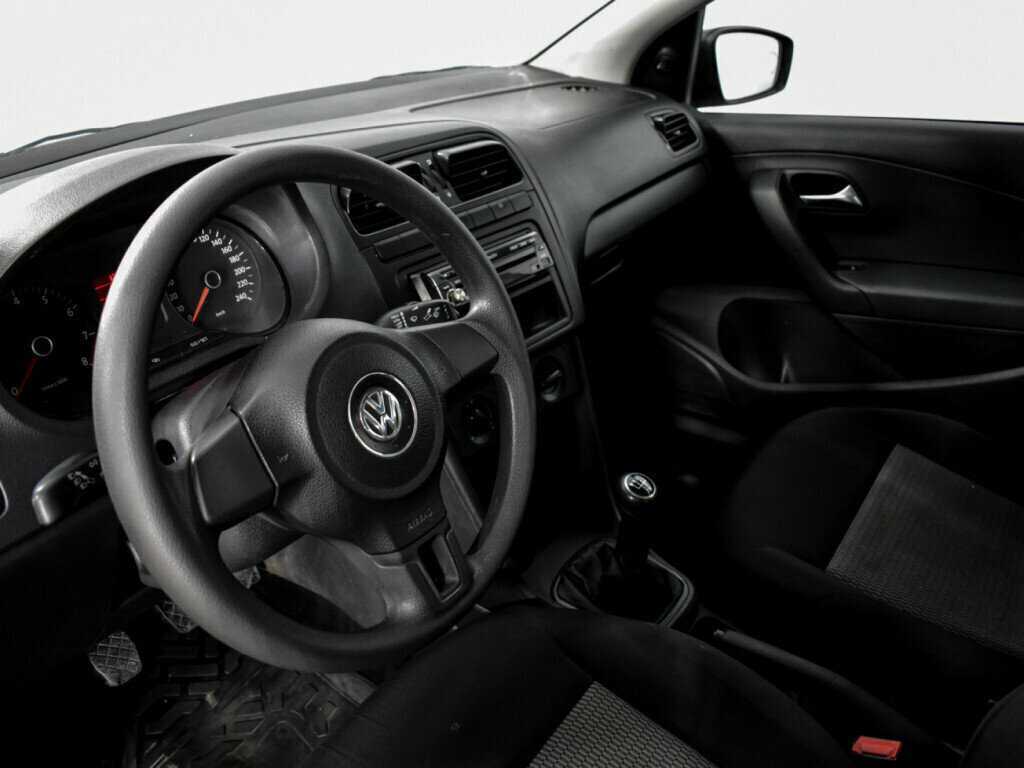 Купить Volkswagen Polo с пробегом. Фото: #8
