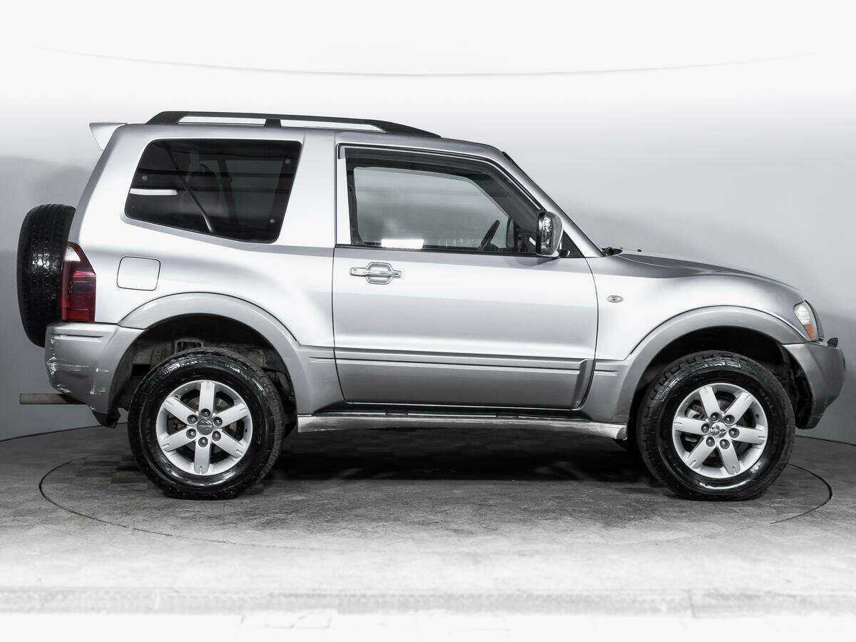 Купить Mitsubishi Pajero с пробегом. Фото: #3