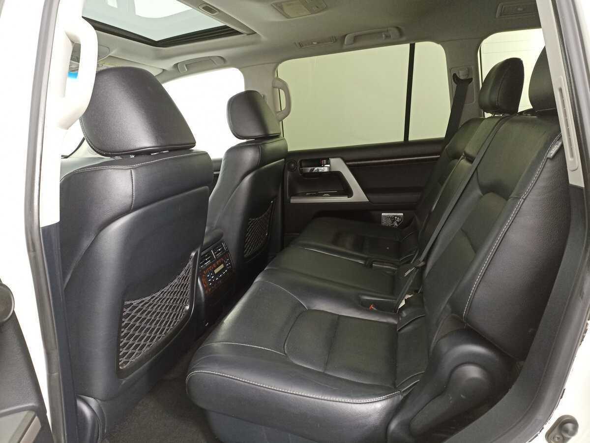 Купить Toyota Land Cruiser с пробегом. Фото: #11