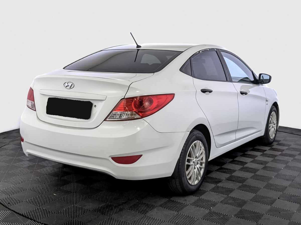 Купить Hyundai Solaris с пробегом. Фото: #4