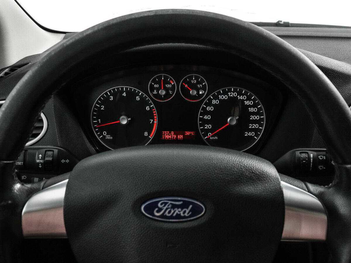 Купить Ford Focus с пробегом. Фото: #14