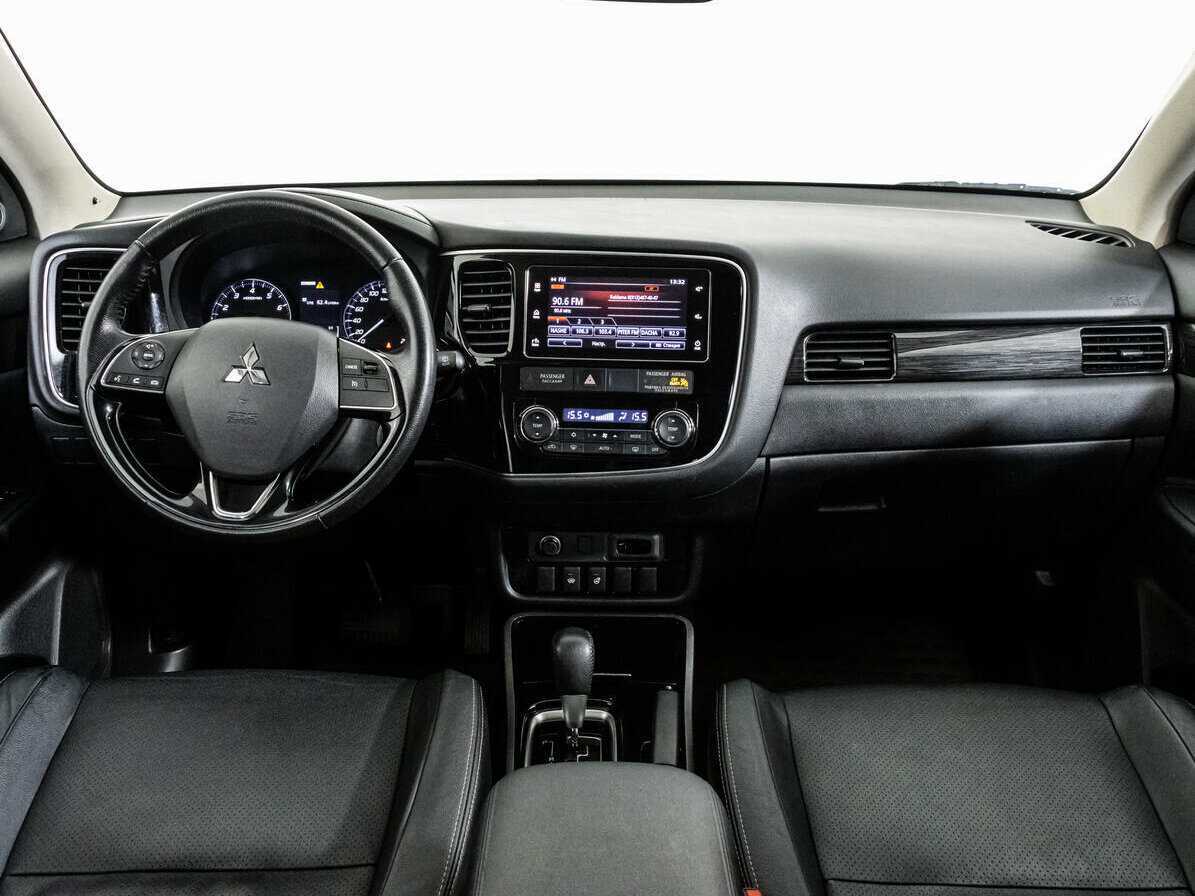Купить Mitsubishi Outlander с пробегом. Фото: #7
