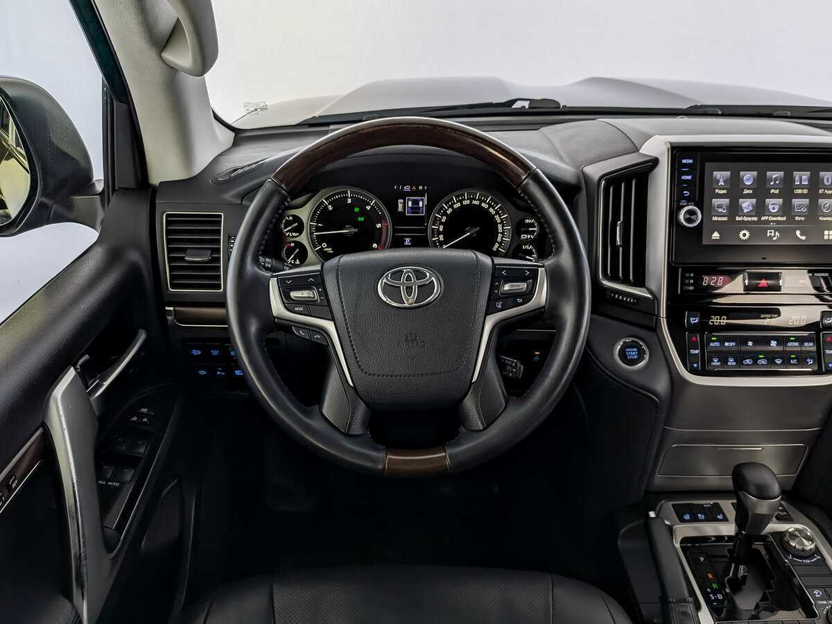 Купить Toyota Land Cruiser с пробегом. Фото: #21