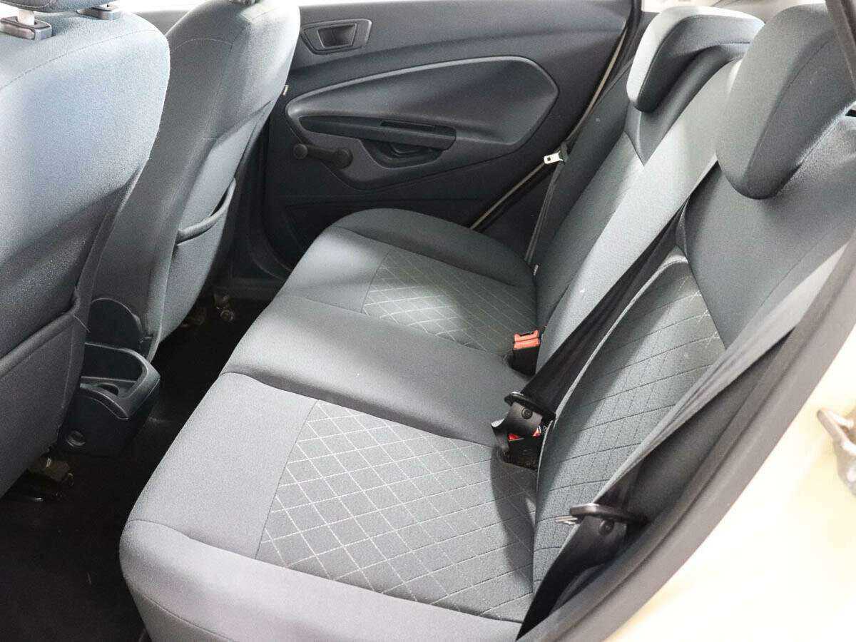 Купить Ford Fiesta с пробегом. Фото: #8