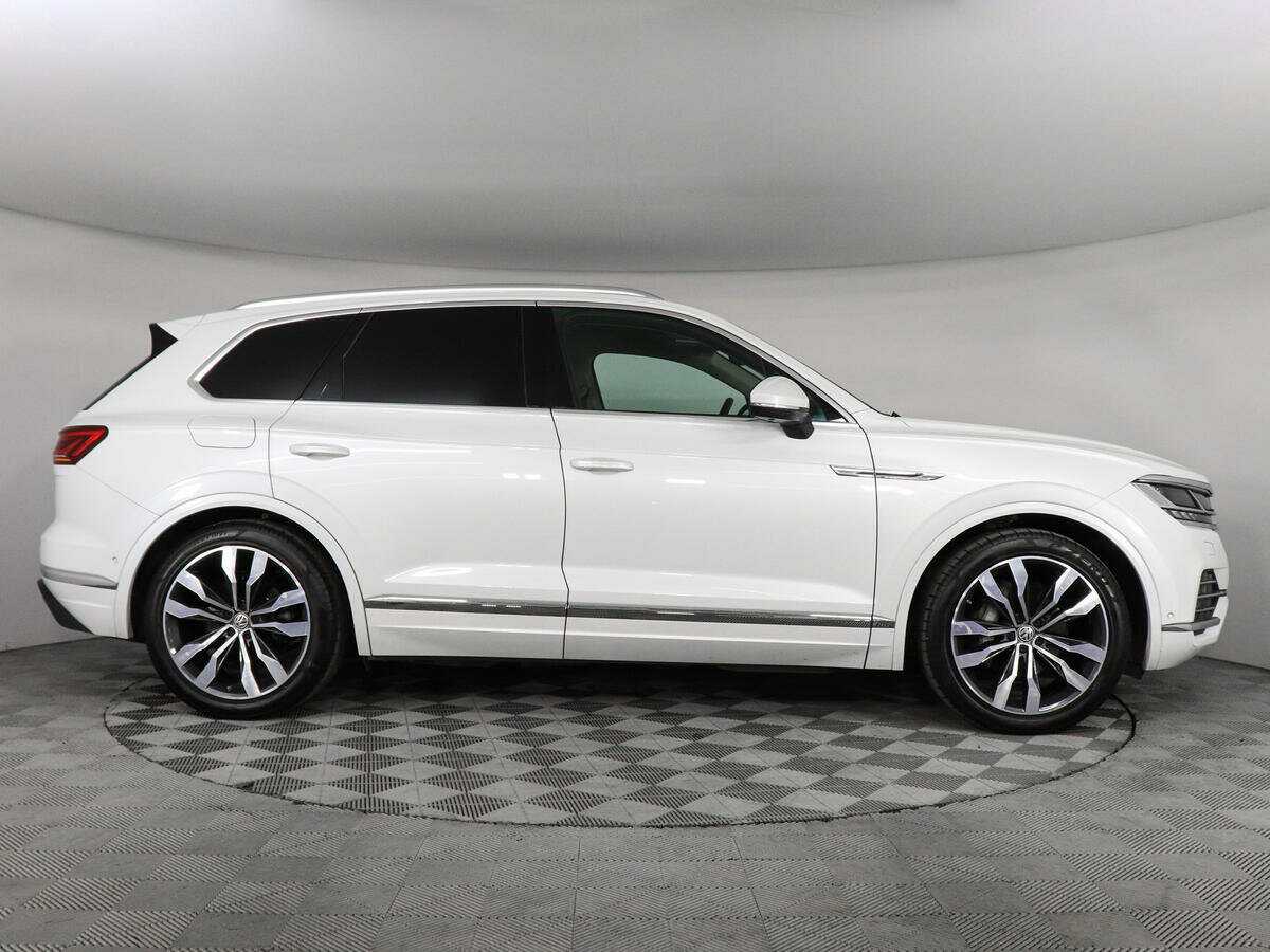 Купить Volkswagen Touareg с пробегом. Фото: #3