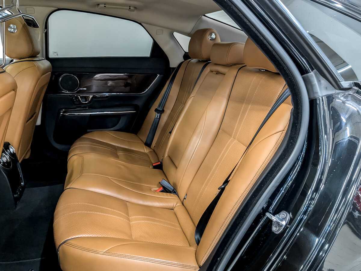 Купить Jaguar XJ с пробегом. Фото: #11