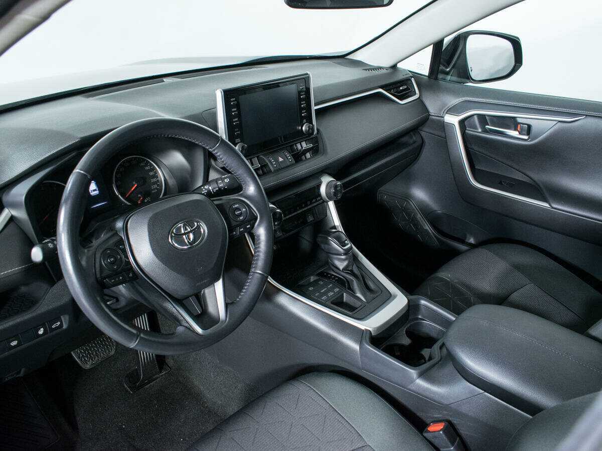 Купить Toyota RAV4 с пробегом. Фото: #8