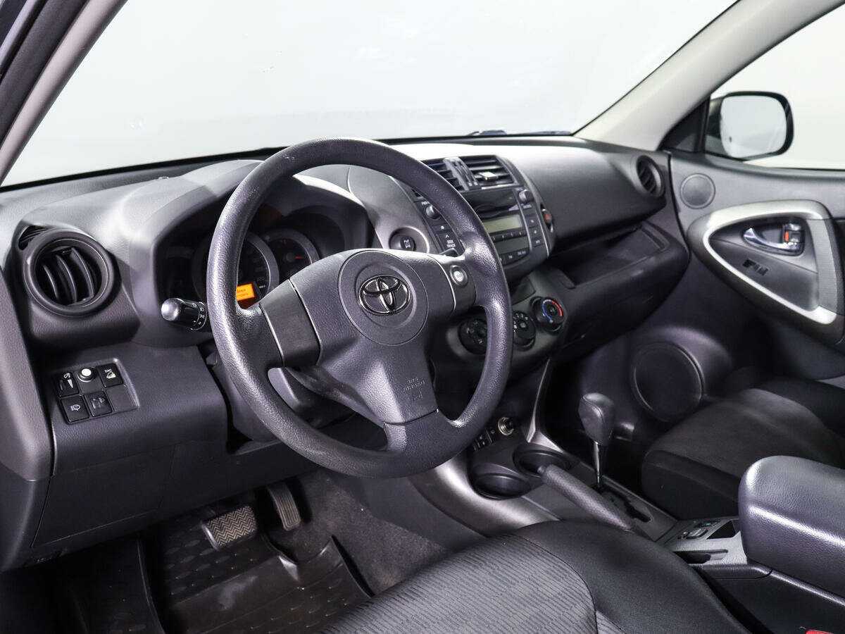 Купить Toyota RAV4 с пробегом. Фото: #10