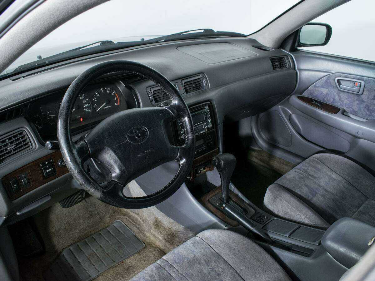 Купить Toyota Camry с пробегом. Фото: #10