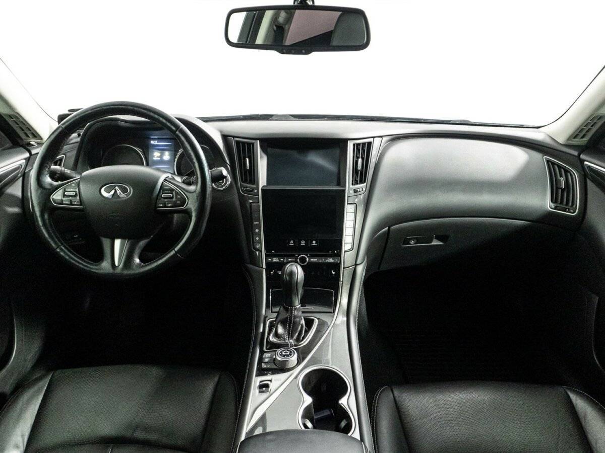 Купить Infiniti Q50 с пробегом. Фото: #12