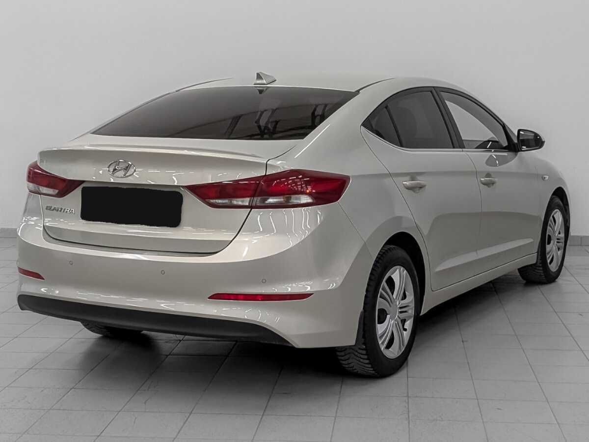 Купить Hyundai Elantra с пробегом. Фото: #4