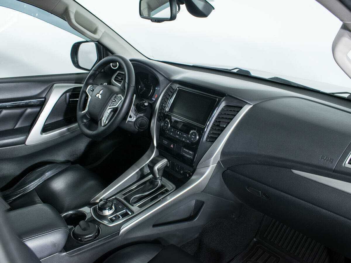 Купить Mitsubishi Pajero Sport с пробегом. Фото: #8