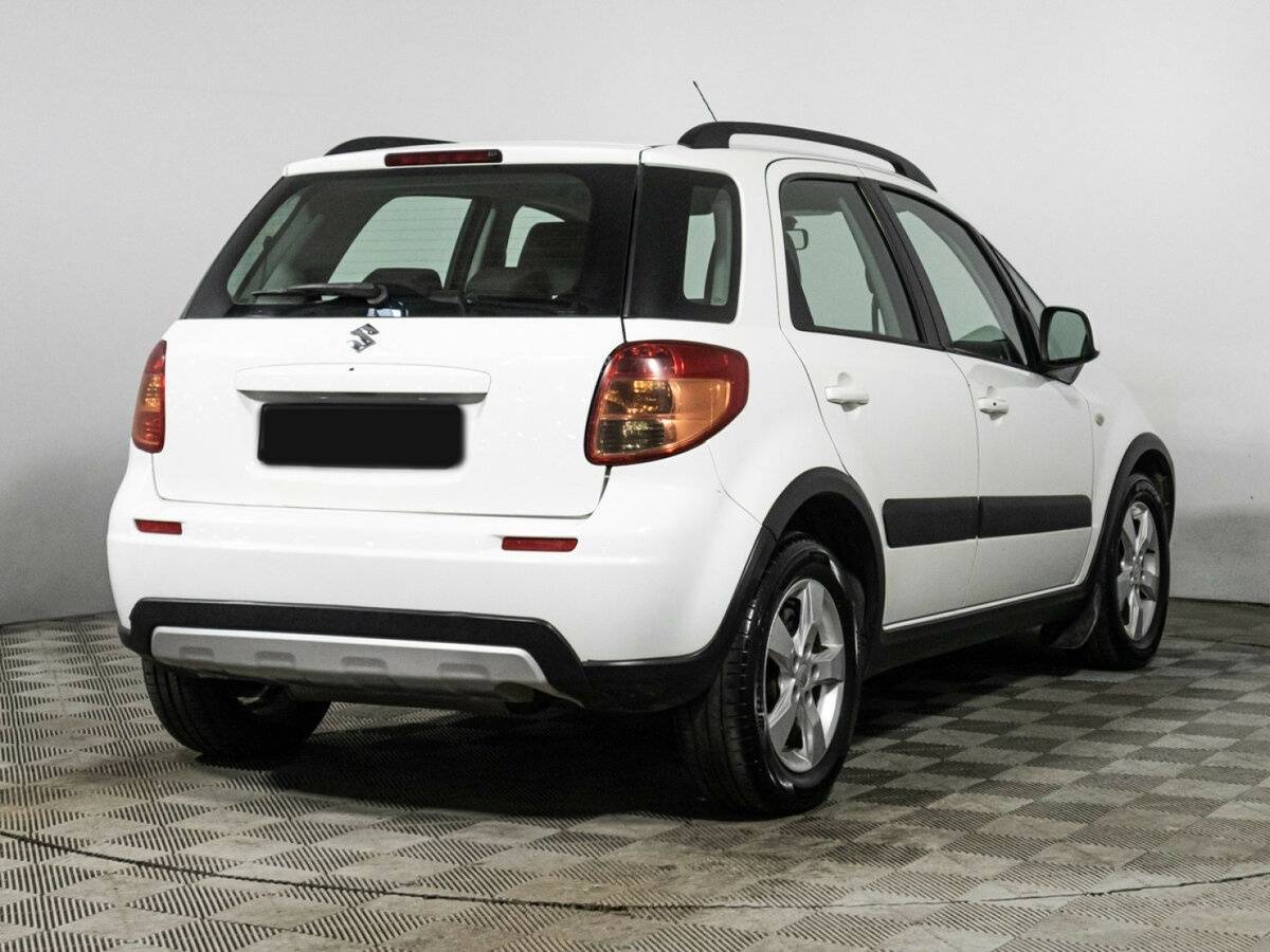 Купить Suzuki SX4 с пробегом. Фото: #2
