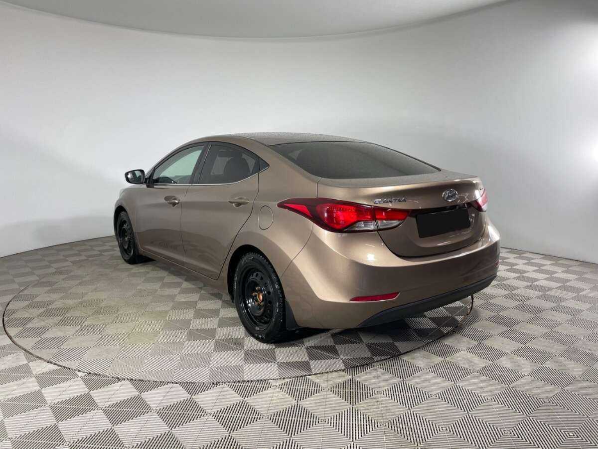 Купить Hyundai Elantra с пробегом. Фото: #4