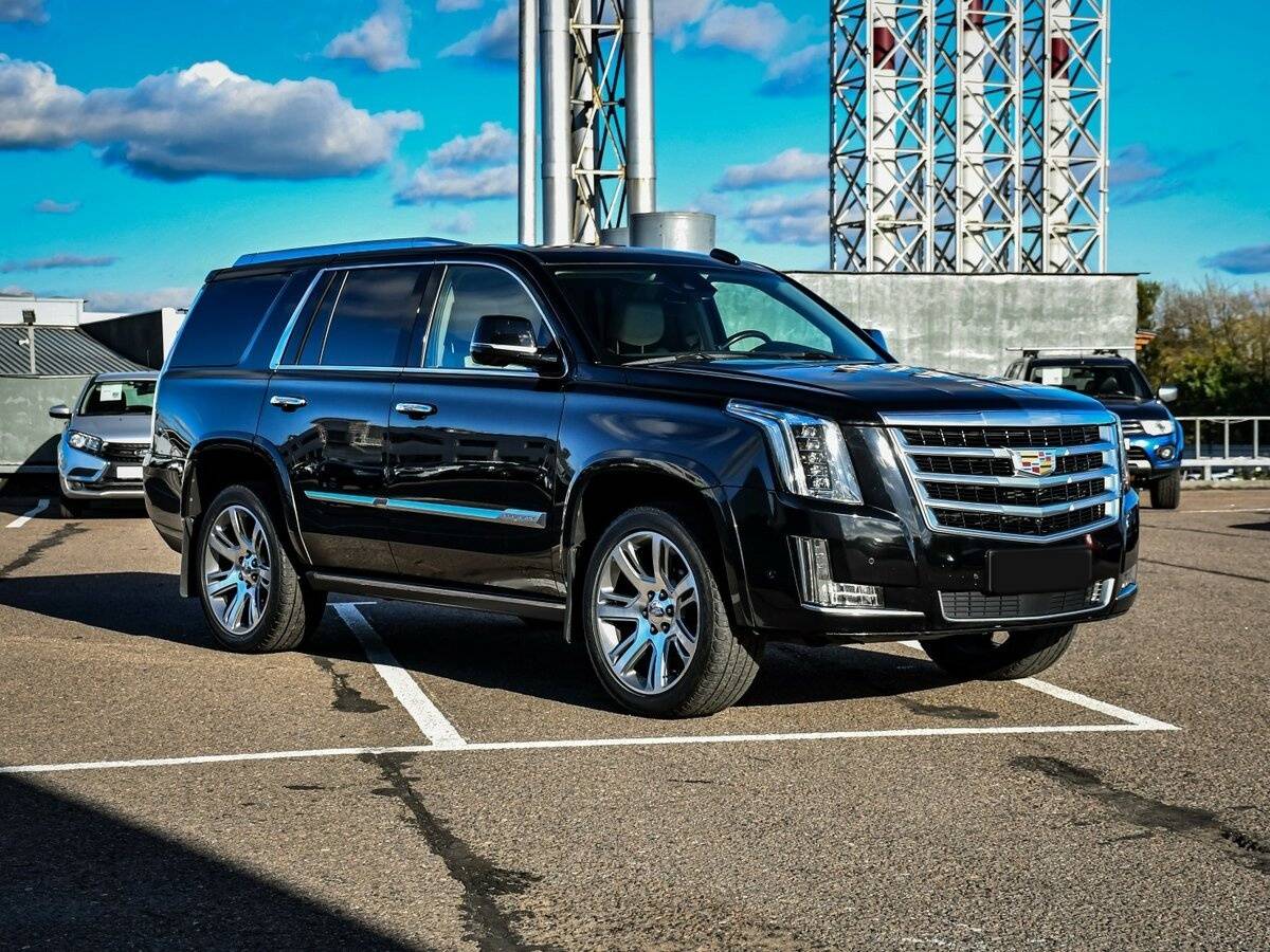 Купить Cadillac Escalade с пробегом. Фото: #2