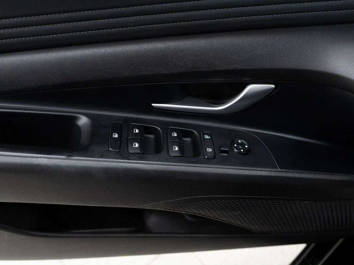 Купить Hyundai Elantra с пробегом. Фото: #13