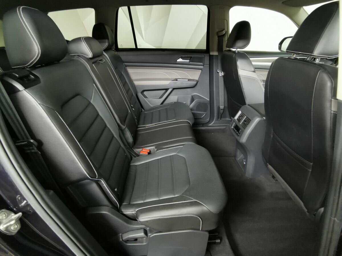 Купить Volkswagen Teramont с пробегом. Фото: #11