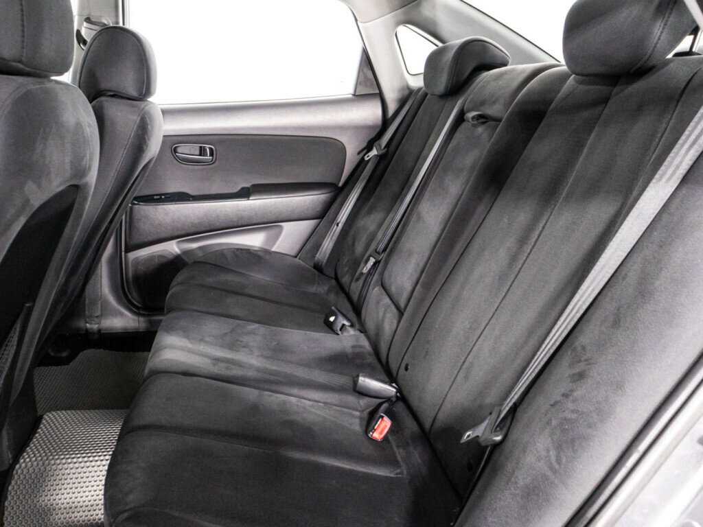 Купить Hyundai Elantra с пробегом. Фото: #9