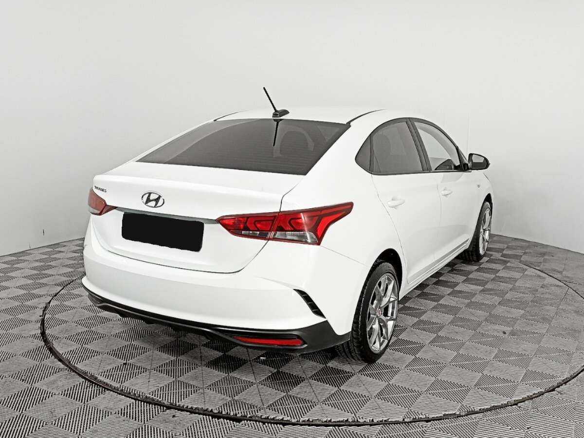Купить Hyundai Solaris с пробегом. Фото: #4