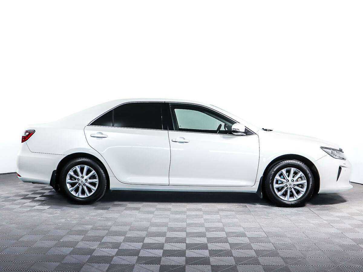 Купить Toyota Camry с пробегом. Фото: #3