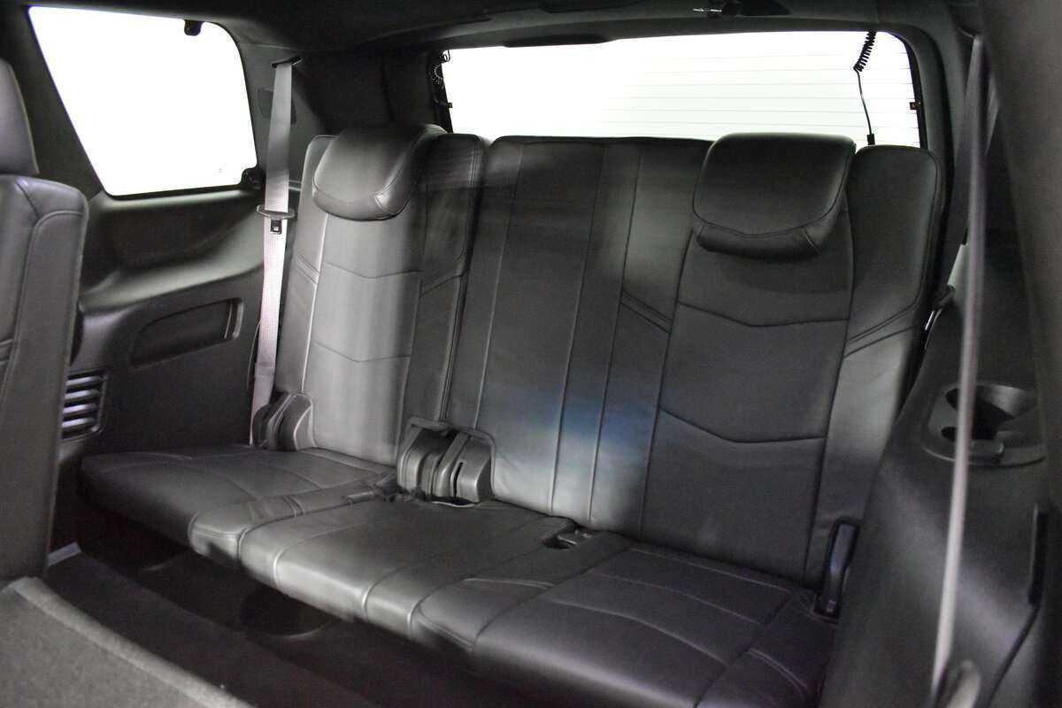 Купить Cadillac Escalade с пробегом. Фото: #11